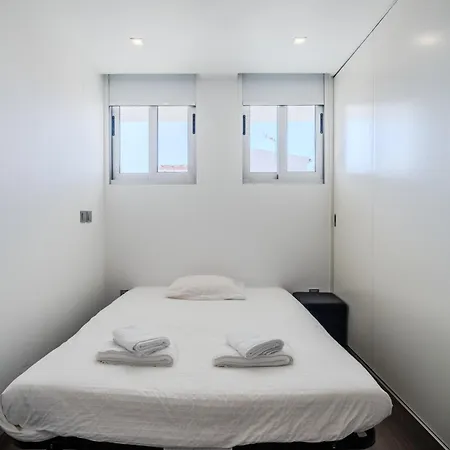 H2o - Rooftop With Pool In